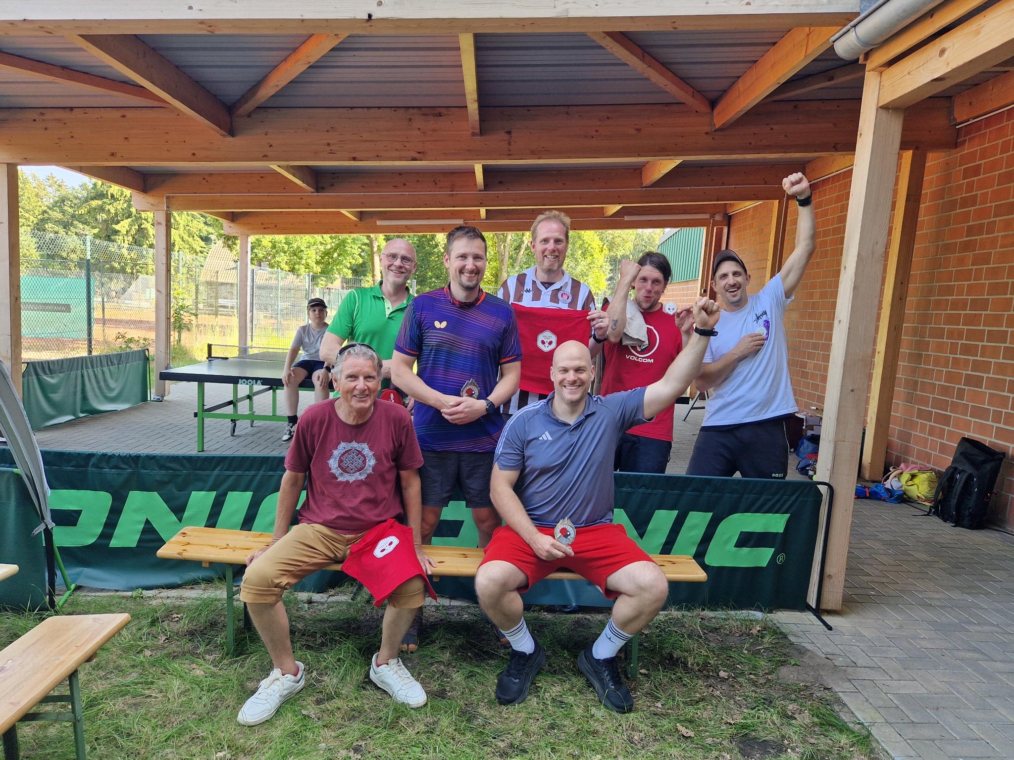 Die glücklichen Gewinner (von links nach rechts): Lasse, Nicolas, Michel, Paddy, Stefan, Ulli und Frederick
